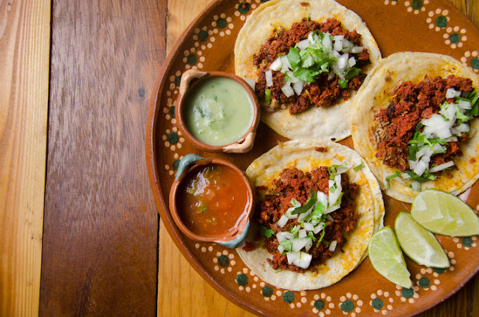 A plate of tacos from Los Gallos.